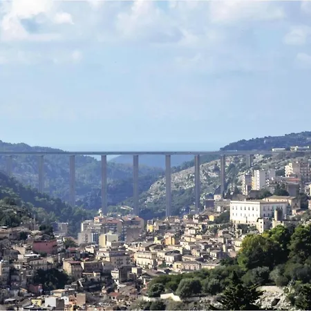 Oriental Muti 끼아라몬떼굴피